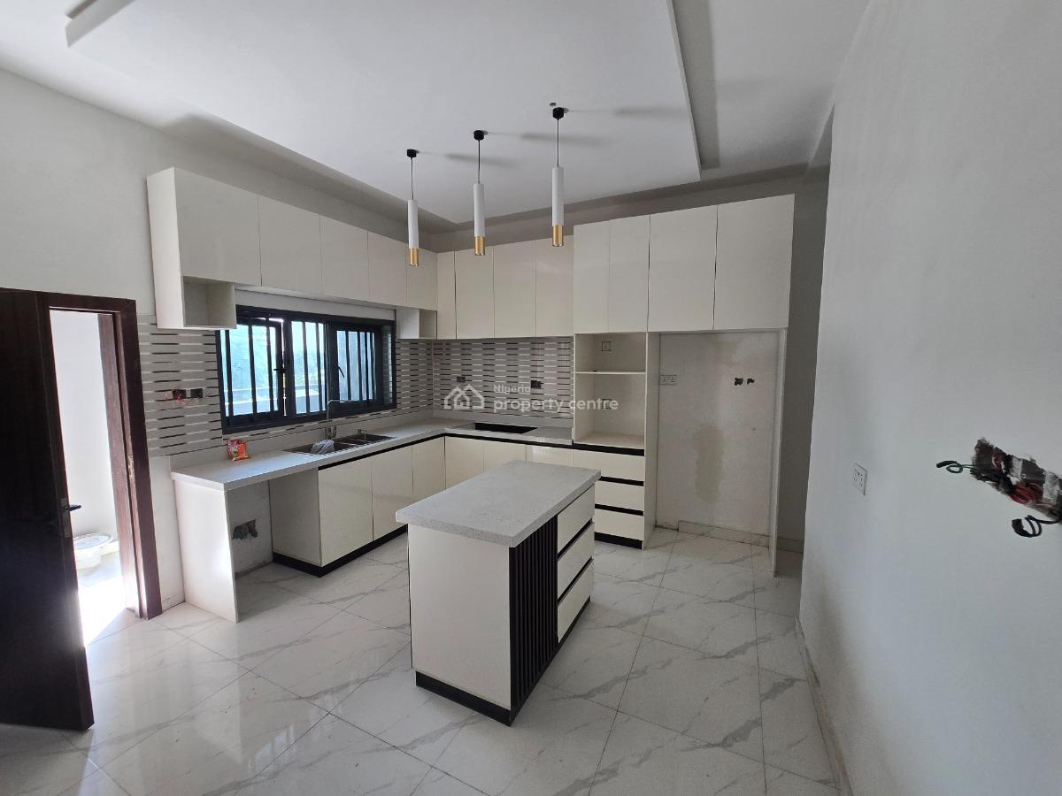 Newly Built Service 3-bedroom Flat Apartment Puls Bq, Off Freedom Way, Lekki Phase 1, Lekki, Lagos, Flat / Apartment for Rent