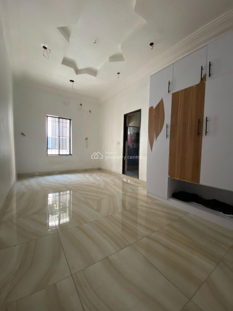 a Room in a Shared Apartment Upstairs, Cheyview Estate Chevron, Lekki, Lagos, Self Contain (single Rooms) for Rent