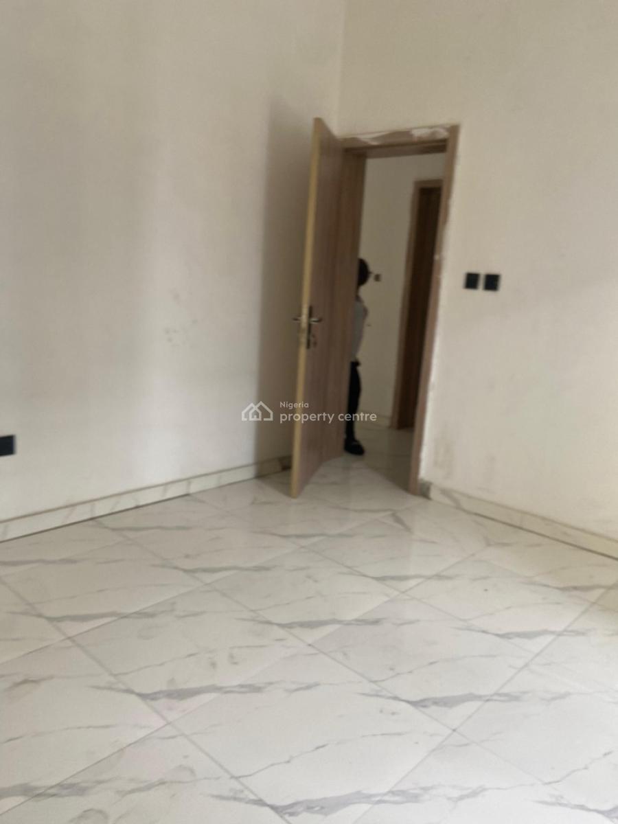 Now Available, Mobil Road Ilaje Ajah, Ilaje, Ajah, Lagos, Flat / Apartment for Rent