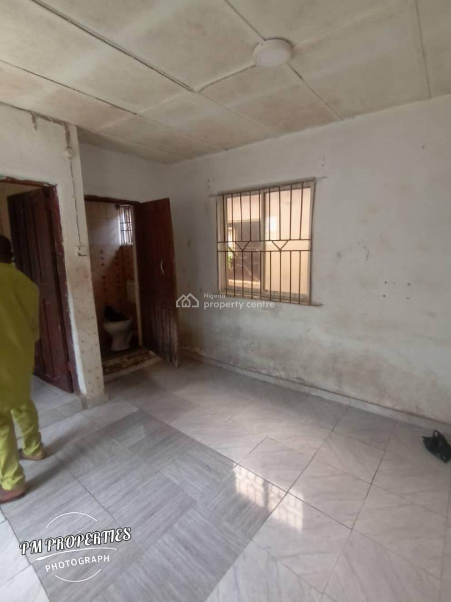 Room Self at Magboro Makogi, Makogi, Magboro, Ogun, Self Contain (single Rooms) for Rent