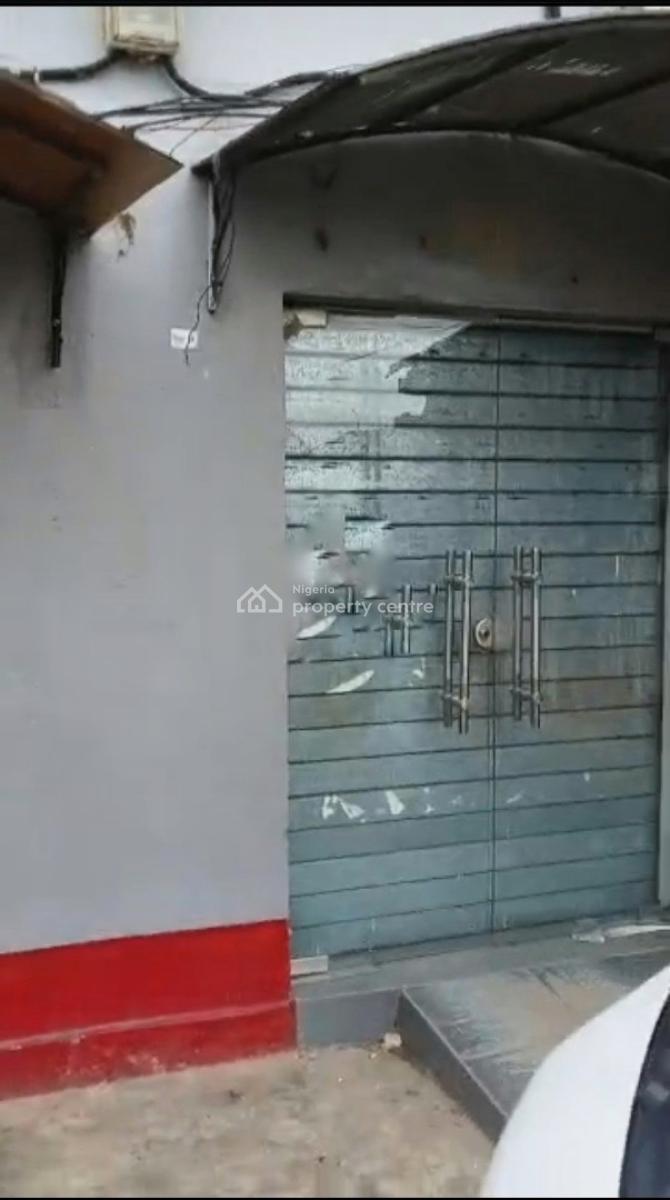 a Big Shop, Along Bariga Road Opp. Wema Bank, Bariga, Shomolu, Lagos, Shop for Rent