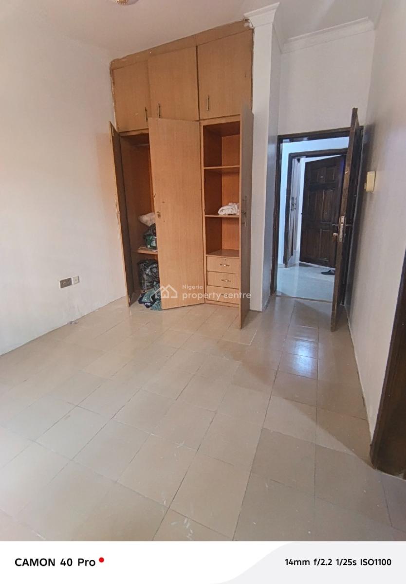 Beautiful 3 Bedroom Flat in Agungi Bus Stop, Agungi Estate, Agungi, Lekki, Lagos, Flat / Apartment for Rent