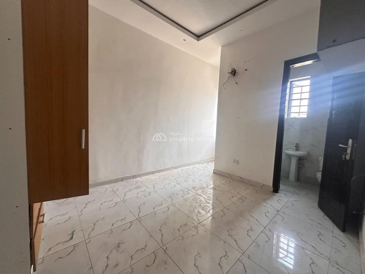Newly Built 4 Bedroom Terrace House in Lekki Phase 0ne, Off Admiralty, Lekki Phase 1, Lekki, Lagos, Flat / Apartment for Rent
