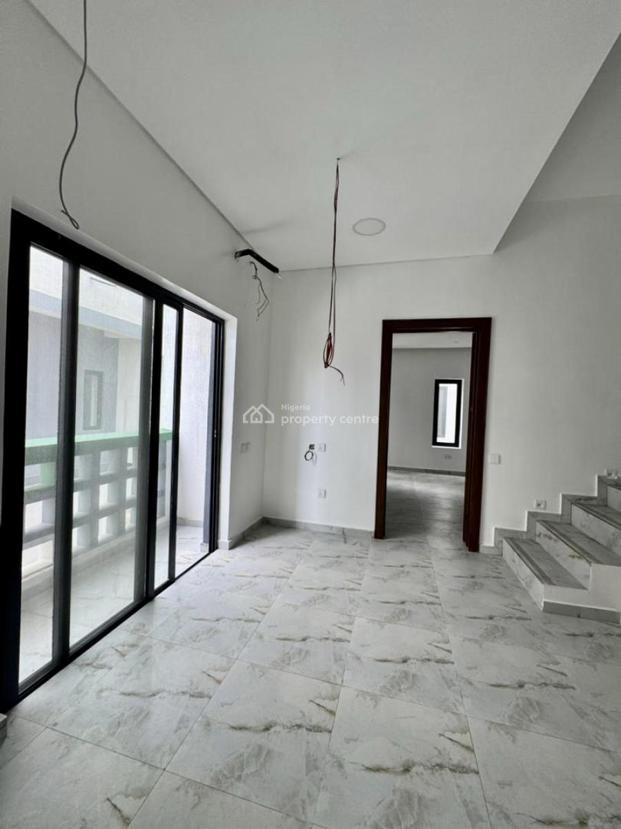 Distress Deal! Well Built 4 Bedroom Terrace Duplex with Bq, Lekki Phase 1, Lekki, Lagos, Terraced Duplex for Sale