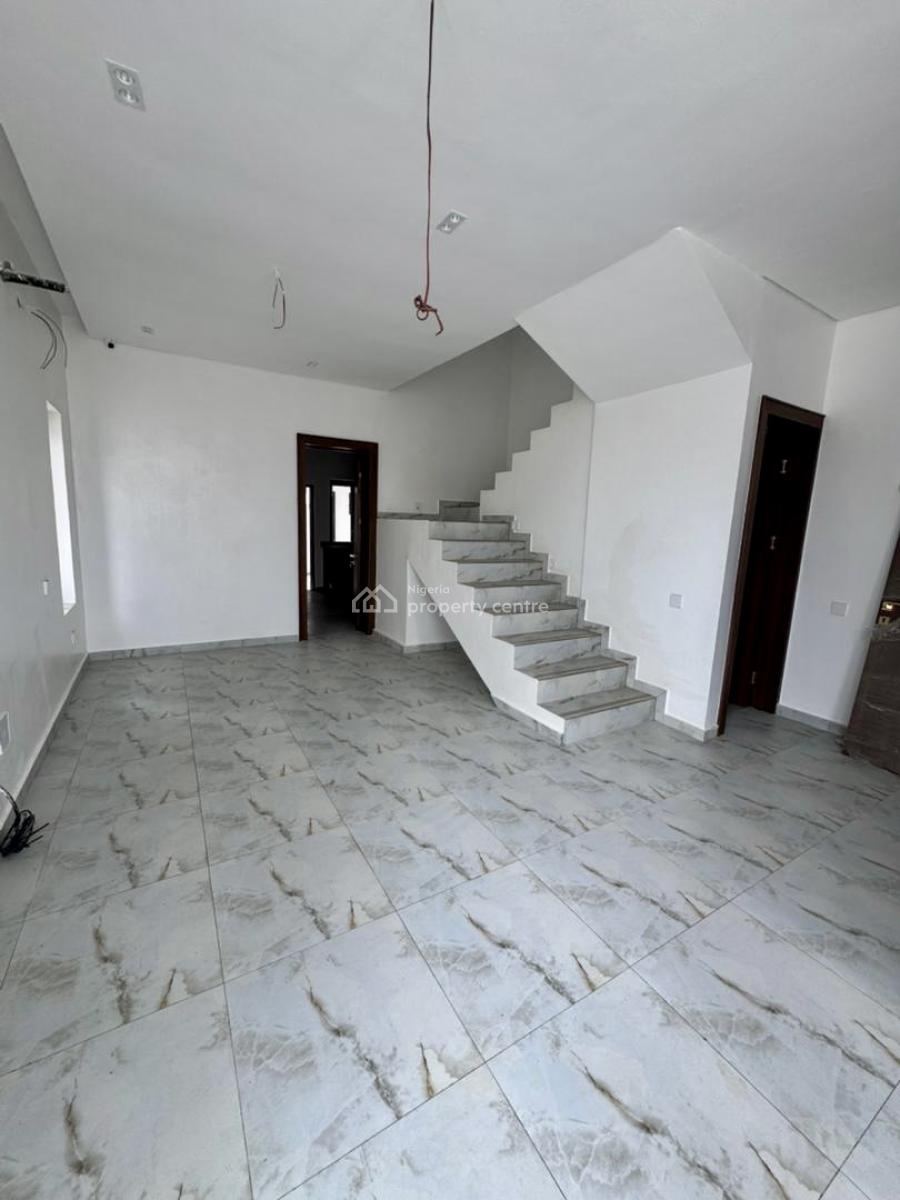 Distress Deal! Well Built 4 Bedroom Terrace Duplex with Bq, Lekki Phase 1, Lekki, Lagos, Terraced Duplex for Sale