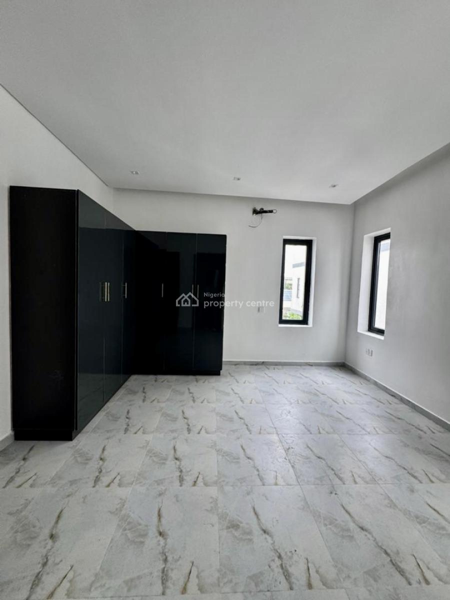 Distress Deal! Well Built 4 Bedroom Terrace Duplex with Bq, Lekki Phase 1, Lekki, Lagos, Terraced Duplex for Sale