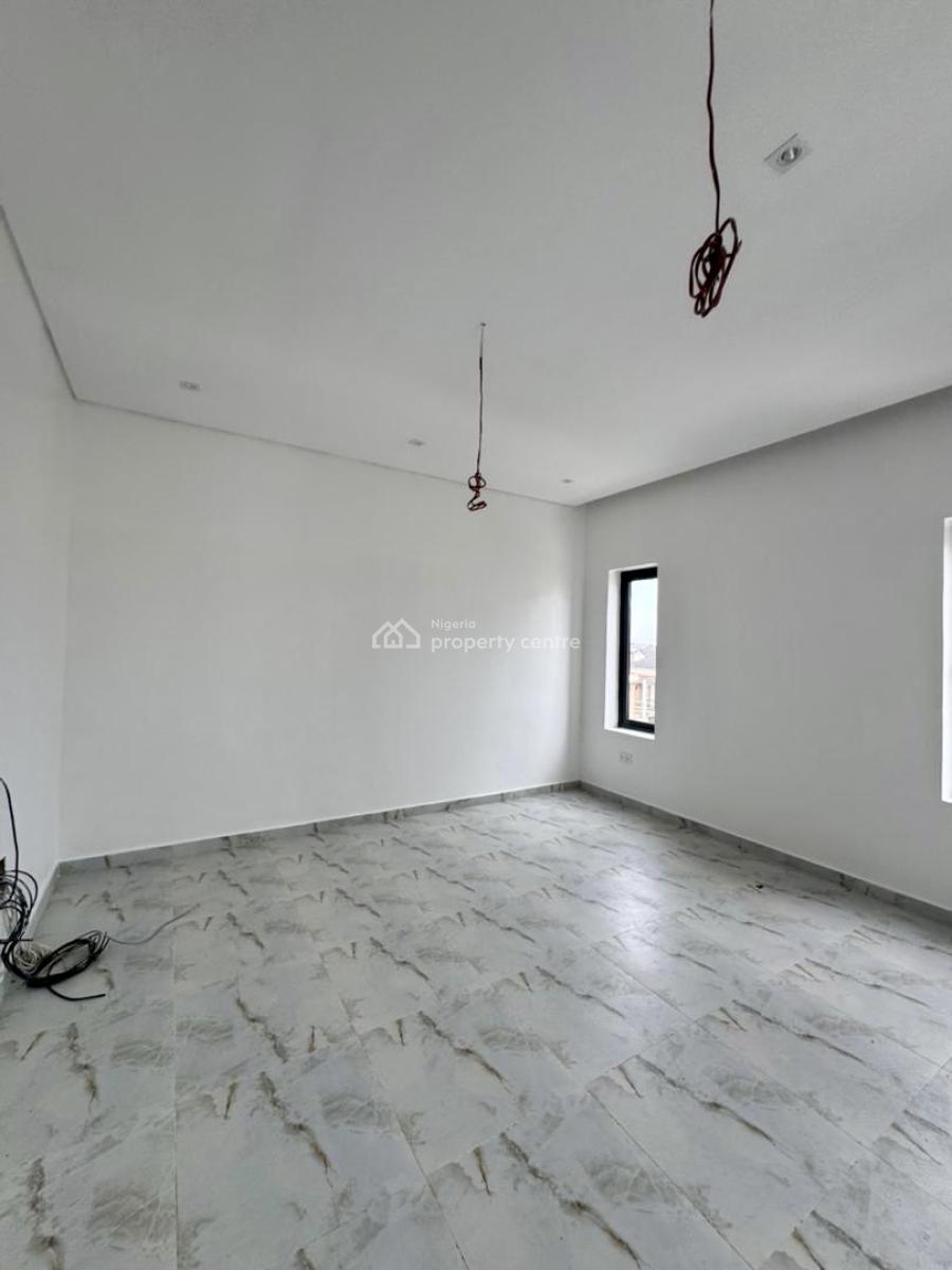 Distress Deal! Well Built 4 Bedroom Terrace Duplex with Bq, Lekki Phase 1, Lekki, Lagos, Terraced Duplex for Sale