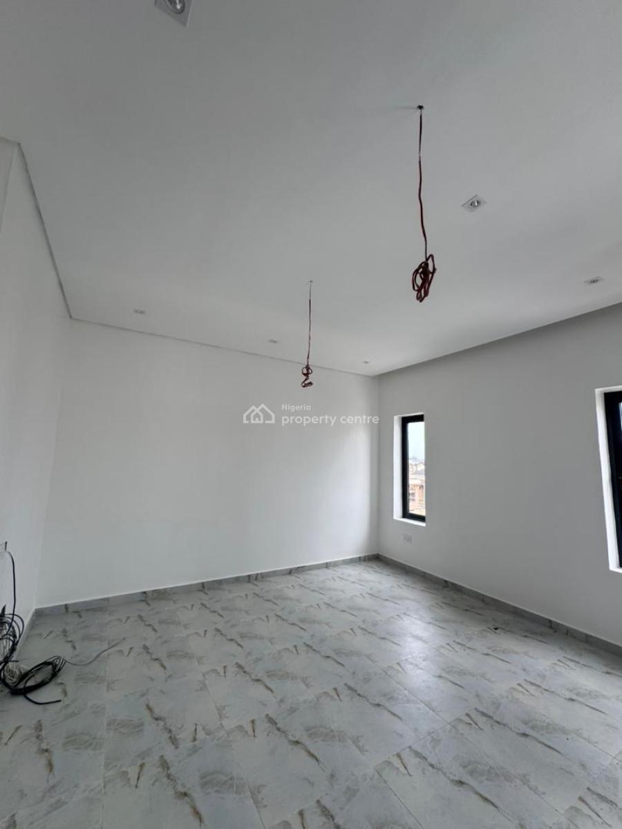 Distress Deal! Well Built 4 Bedroom Terrace Duplex with Bq, Lekki Phase 1, Lekki, Lagos, Terraced Duplex for Sale