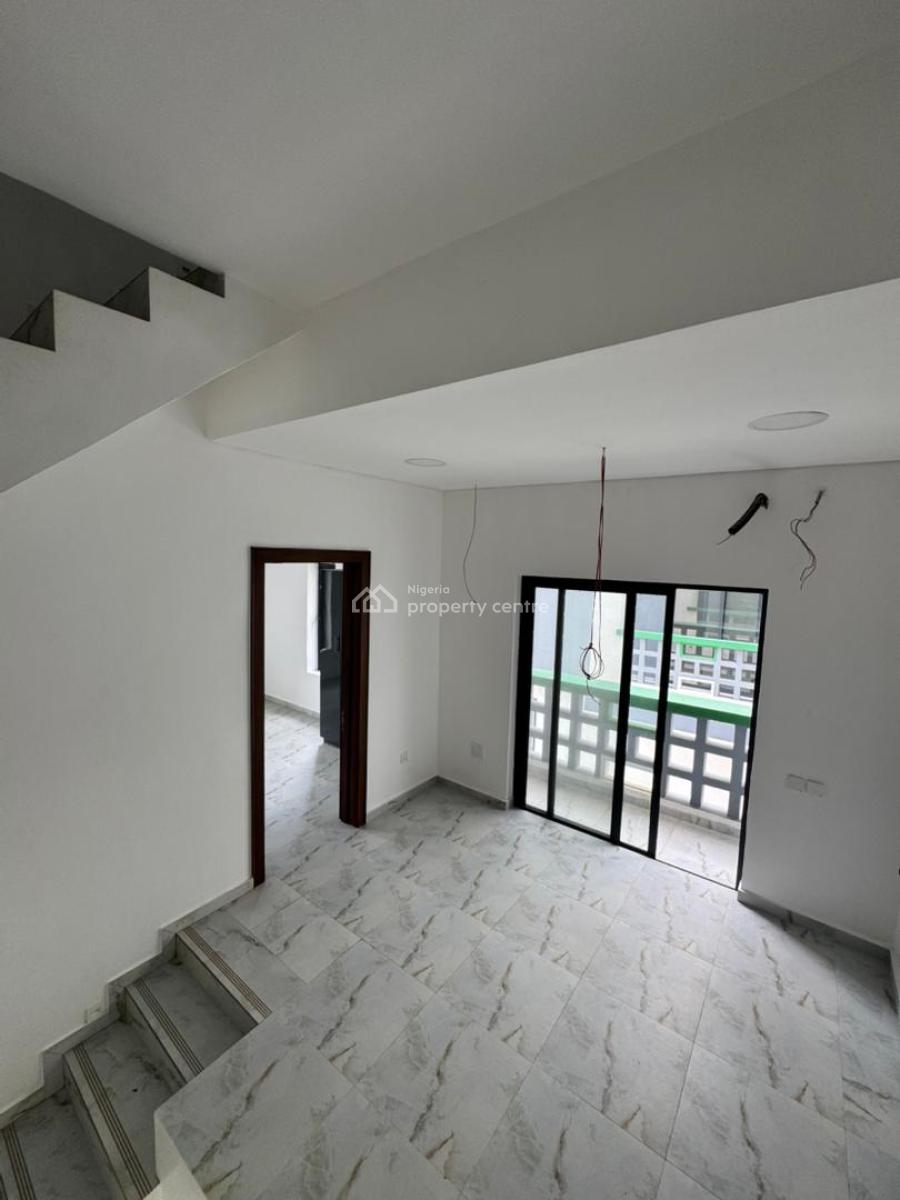 Distress Deal! Well Built 4 Bedroom Terrace Duplex with Bq, Lekki Phase 1, Lekki, Lagos, Terraced Duplex for Sale