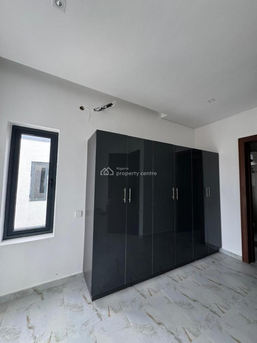 Distress Deal! Well Built 4 Bedroom Terrace Duplex with Bq, Lekki Phase 1, Lekki, Lagos, Terraced Duplex for Sale