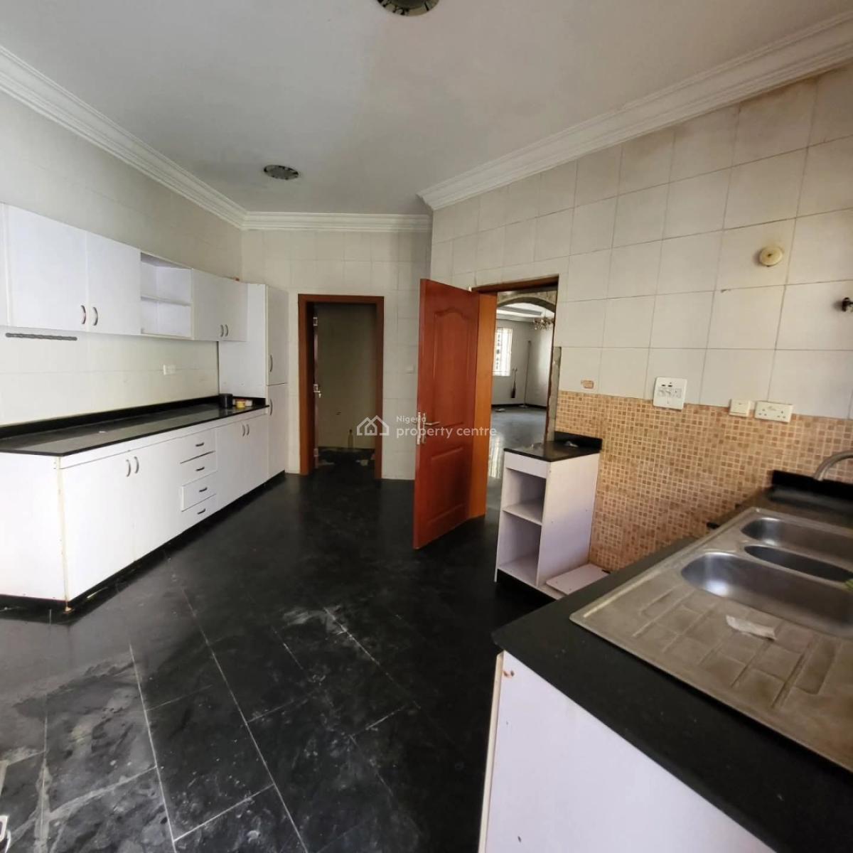 Neatly Used 4 Units of 3 Bedrooms Apartments and 1 Unit  2 Bedroom, Gwarinpa, Abuja, Detached Duplex for Sale