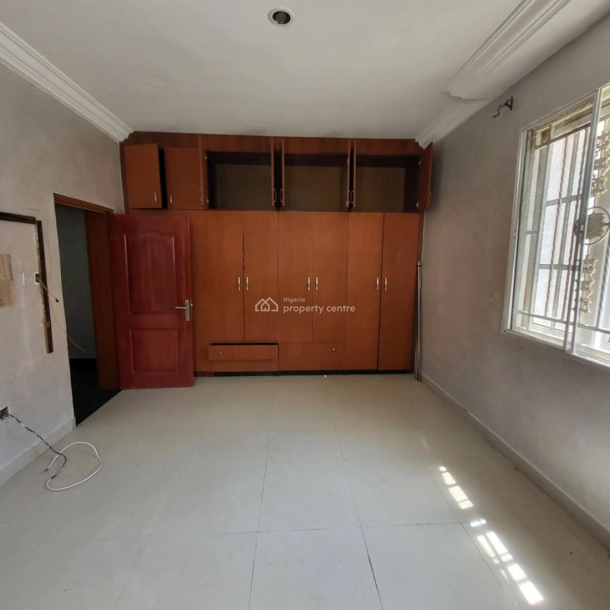 Neatly Used 4 Units of 3 Bedrooms Apartments and 1 Unit  2 Bedroom, Gwarinpa, Abuja, Detached Duplex for Sale