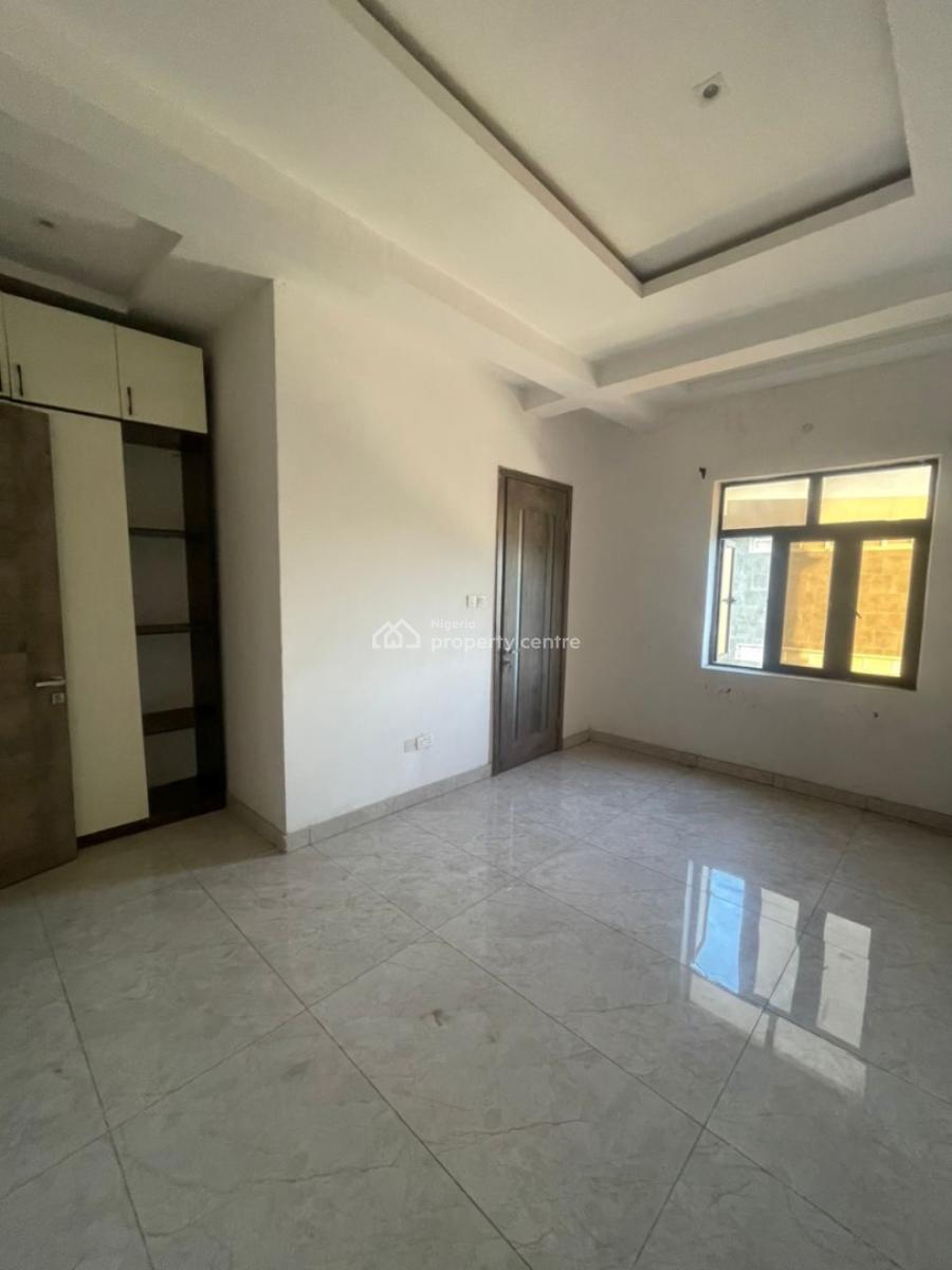 Spacious 3 Bedroom Apartment, Lekki Phase 1, Lekki, Lagos, Flat / Apartment for Rent
