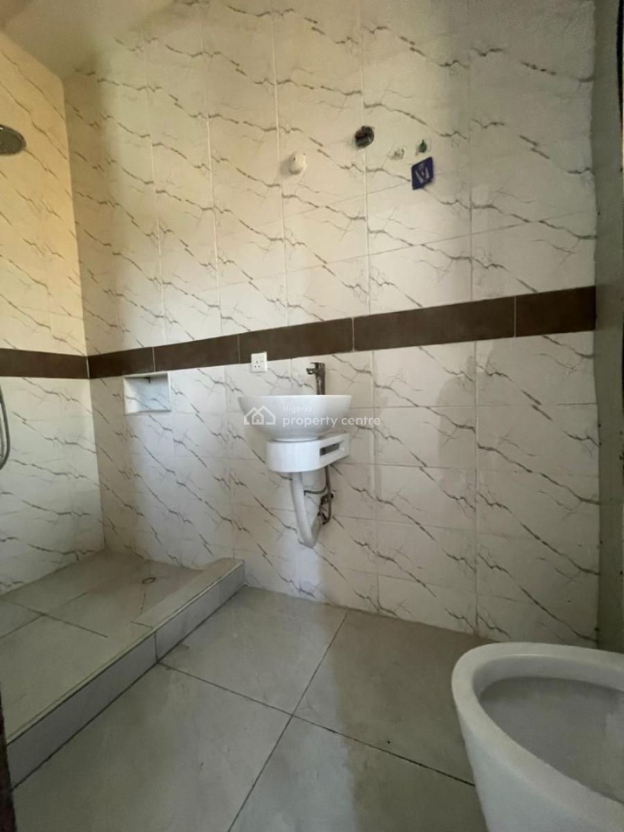 Spacious 3 Bedroom Apartment, Lekki Phase 1, Lekki, Lagos, Flat / Apartment for Rent
