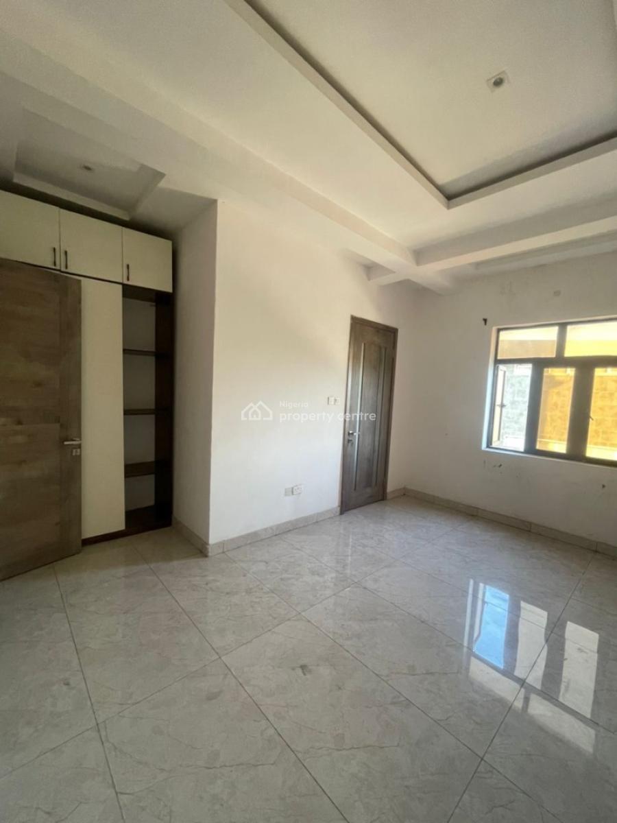 Spacious 3 Bedroom Apartment, Lekki Phase 1, Lekki, Lagos, Flat / Apartment for Rent