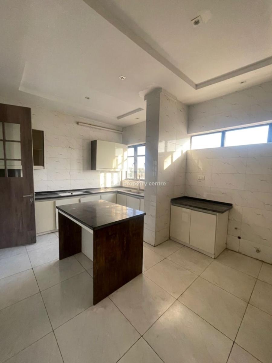 Spacious 3 Bedroom Apartment, Lekki Phase 1, Lekki, Lagos, Flat / Apartment for Rent