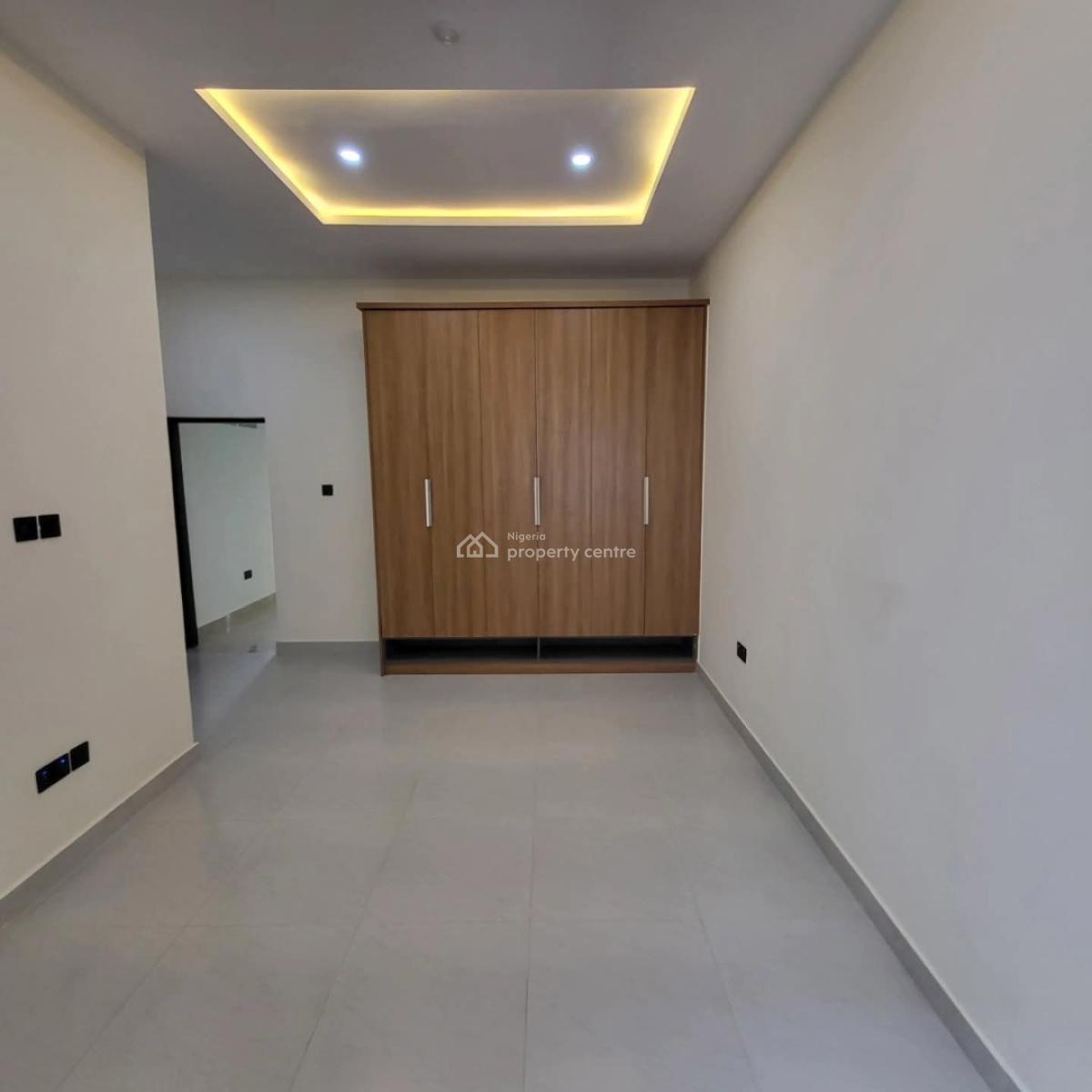 New Listing   Newly Built 4 Bedrooms Terrace Duplex with a Room Boys, Guzape District, Abuja, Terraced Duplex for Sale