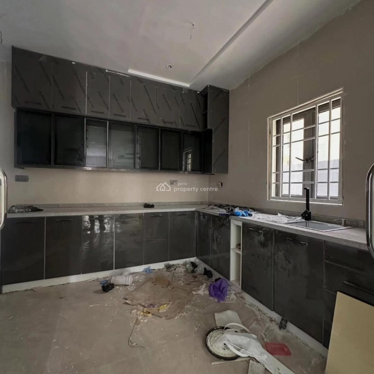 4 Bedroom Semi-detached Duplex with Bq, Guzape District, Abuja, Semi-detached Duplex for Sale