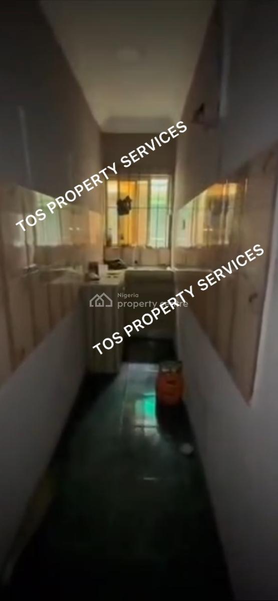 Standard Miniflat + 2 Toilets, Alagomeji-sabo, Alagomeji, Yaba, Lagos, Mini Flat (room and Parlour) for Rent