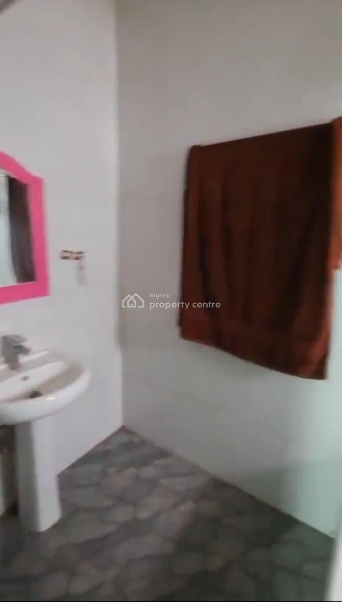 Clean 3bedroom Flat with Bq,without Furniture, Tarred Rd, Wuye Main(tarred Rd), Wuye, Abuja, Flat / Apartment for Rent