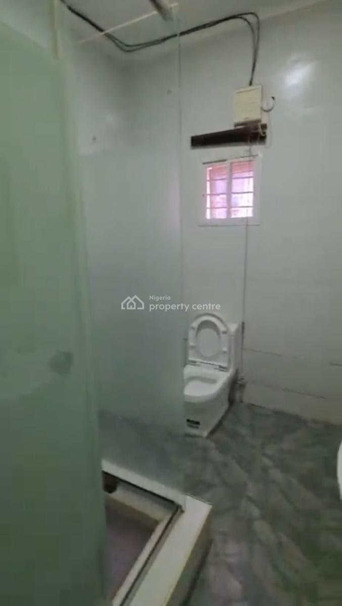 Clean 3bedroom Flat with Bq,without Furniture, Tarred Rd, Wuye Main(tarred Rd), Wuye, Abuja, Flat / Apartment for Rent