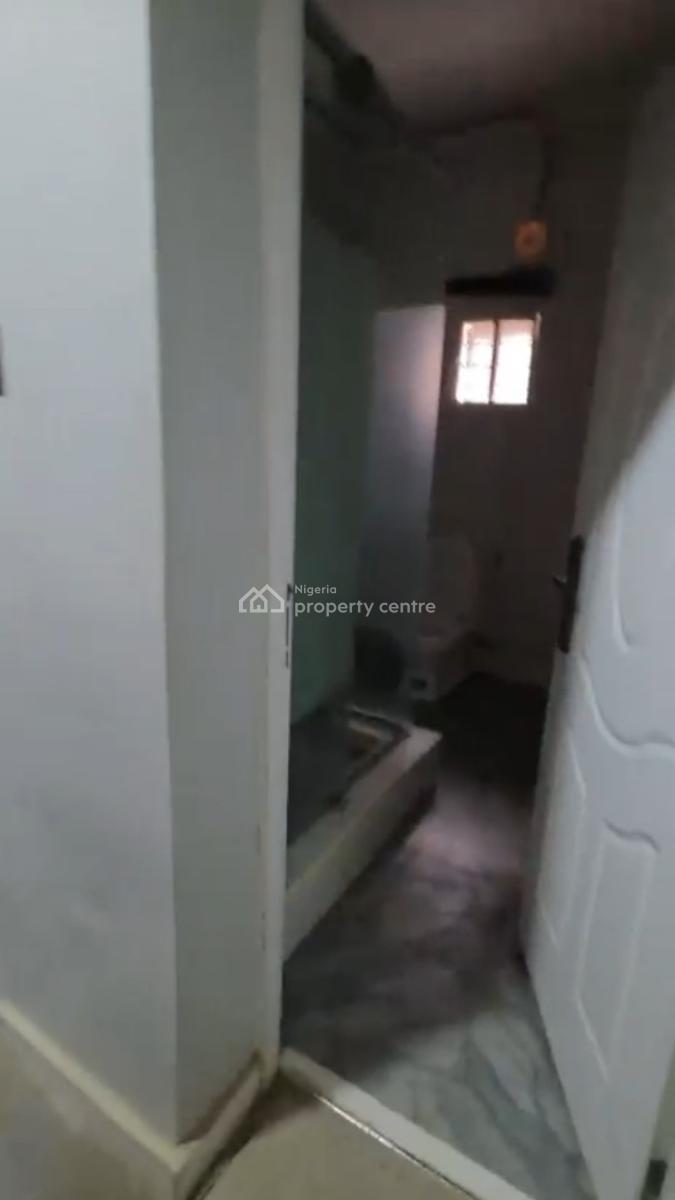 Clean 3bedroom Flat with Bq,without Furniture, Tarred Rd, Wuye Main(tarred Rd), Wuye, Abuja, Flat / Apartment for Rent