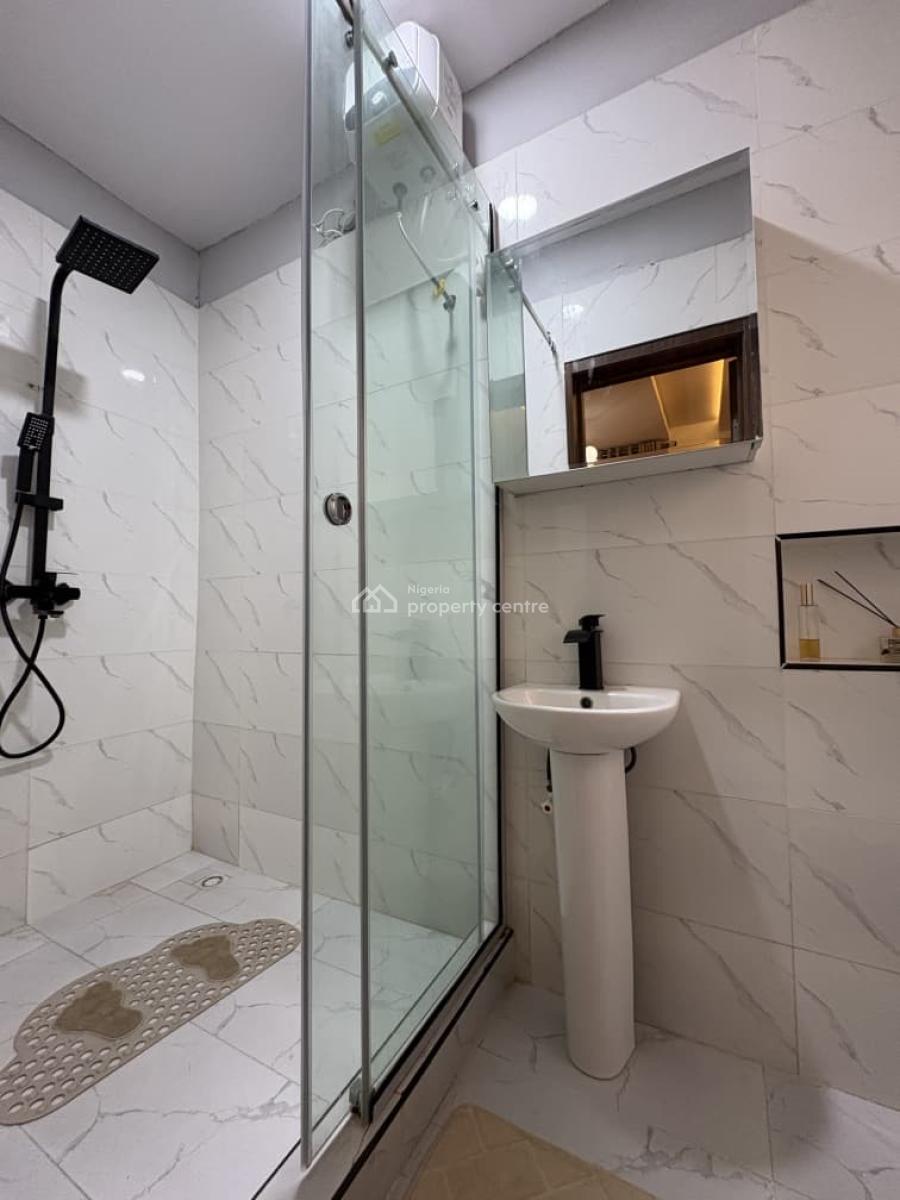 2 Bedroom Apartment with Ps5, Swimming Pool,air Hockey, 24/7 Security, Lekki Phase 1, Lekki, Lagos, Flat / Apartment Short Let