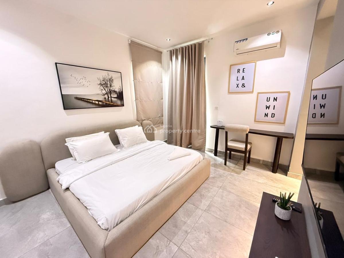 2 Bedroom Apartment with Ps5, Swimming Pool,air Hockey, 24/7 Security, Lekki Phase 1, Lekki, Lagos, Flat / Apartment Short Let
