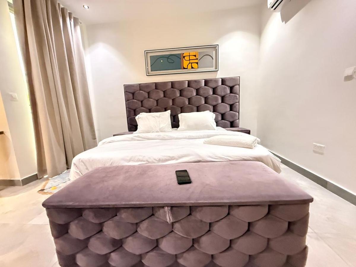 2 Bedroom Apartment with Ps5, Swimming Pool,air Hockey, 24/7 Security, Lekki Phase 1, Lekki, Lagos, Flat / Apartment Short Let