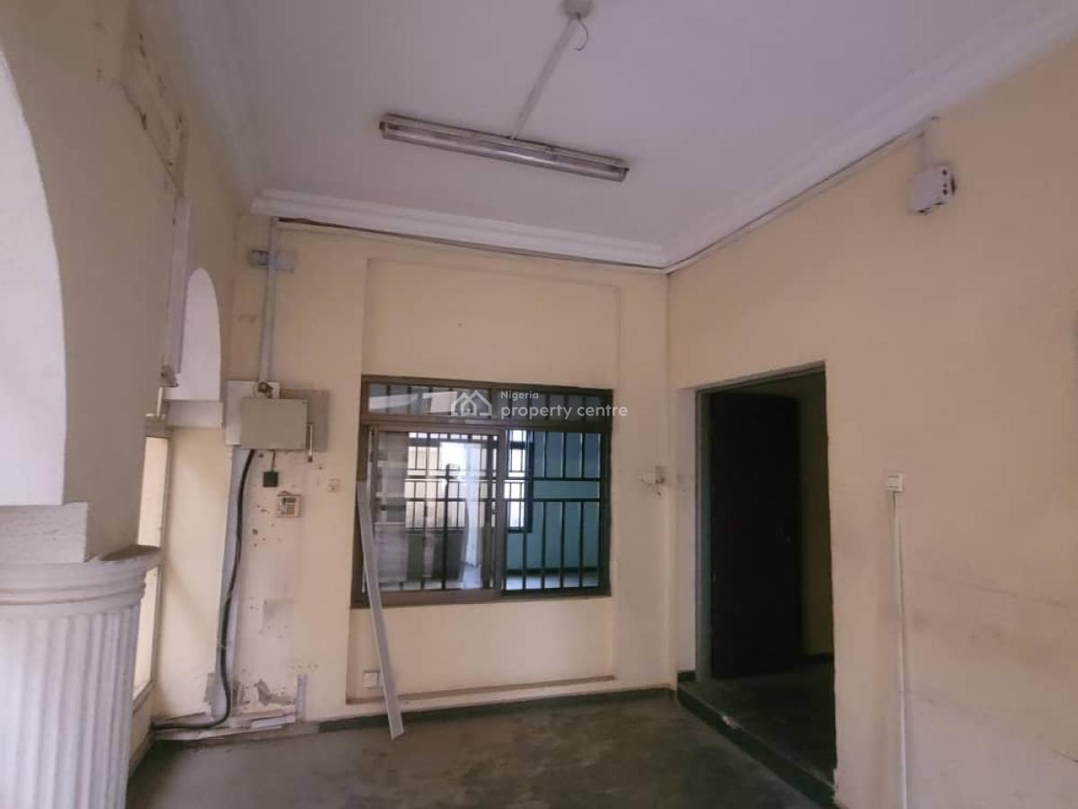 6 Bedrooms Fully Detached Duplex, Utako, Abuja, Detached Duplex for Rent