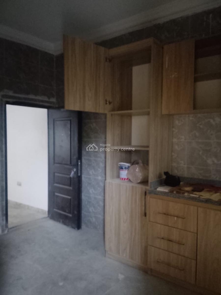 Excellent Brand New Spacious 2 Bedroom Apartment, Kapwa, Lugbe District, Abuja, Flat / Apartment for Rent