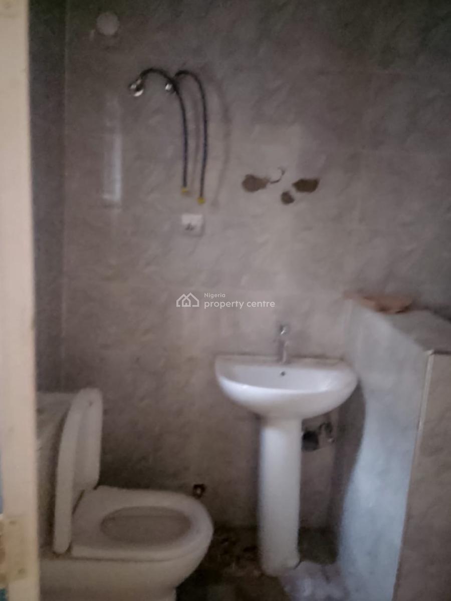 Excellent Brand New Spacious 2 Bedroom Apartment, Kapwa, Lugbe District, Abuja, Flat / Apartment for Rent
