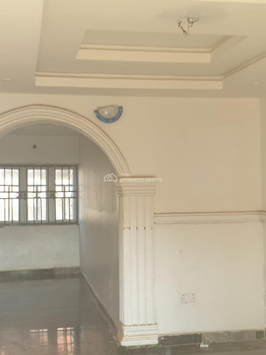 3 Bedroom Flat, Oluwo Araba Off New Ife Road, Ibadan, Oyo, Flat / Apartment for Rent