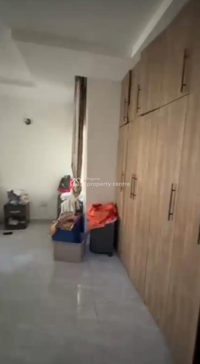 Neat Very Spacious 3 Bedrooms Flat Apartment with Bq Tarred Road All, in an Estate Just By Galadimawa Round About, Galadimawa, Abuja, Flat / Apartment for Sale