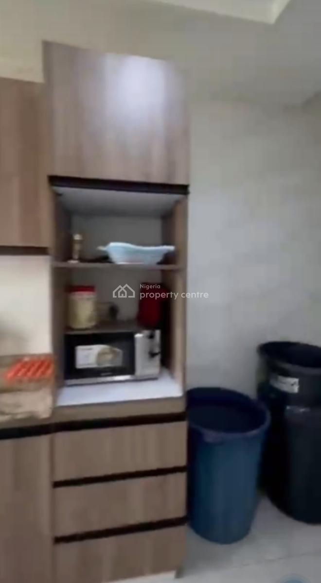 Neat Very Spacious 3 Bedrooms Flat Apartment with Bq Tarred Road All, in an Estate Just By Galadimawa Round About, Galadimawa, Abuja, Flat / Apartment for Sale