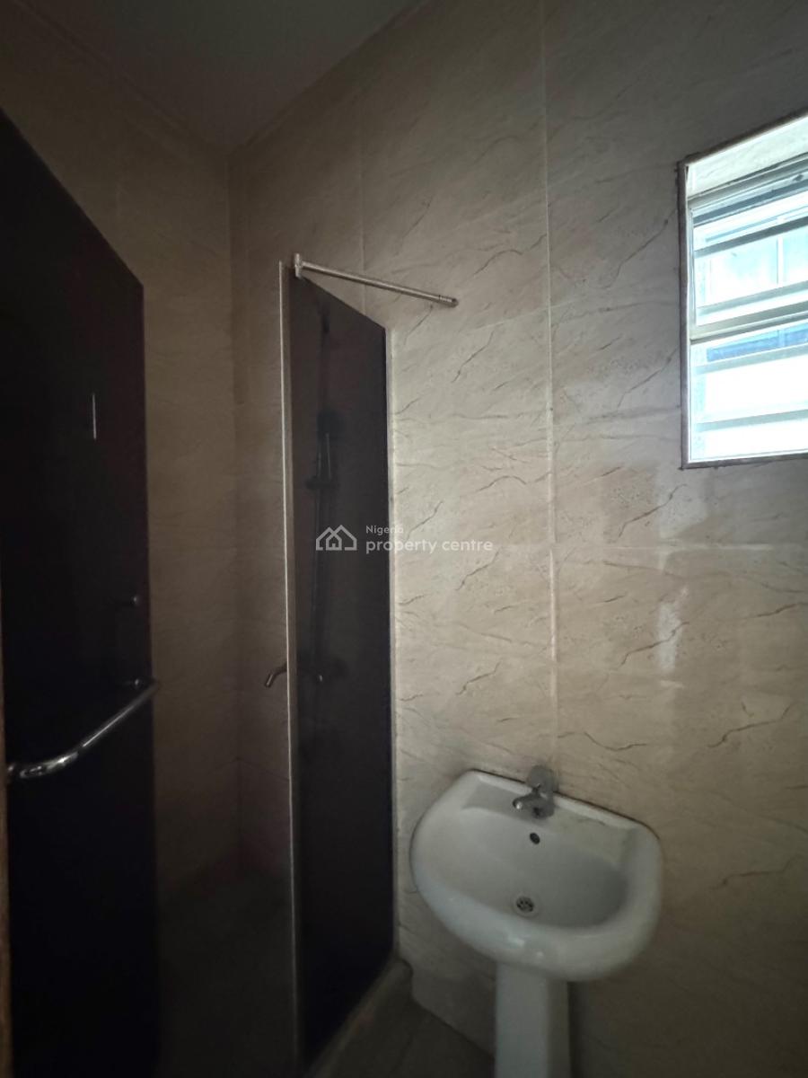 𝐌𝐀𝐈𝐍𝐓𝐀𝐈𝐍𝐄𝐃 3 𝐁𝐄𝐃𝐑𝐎𝐎𝐌 𝐓𝐄𝐑𝐑𝐀𝐂𝐄 𝐃𝐔𝐏𝐋𝐄𝐗, Orchid, Lekki, Lekki Phase 2, Lekki, Lagos, Terraced Duplex for Rent