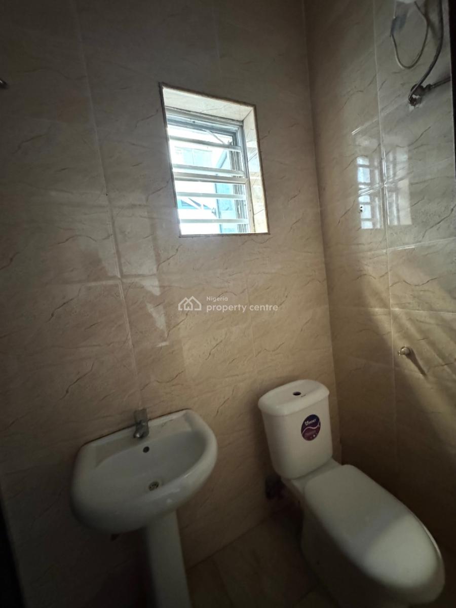 𝐌𝐀𝐈𝐍𝐓𝐀𝐈𝐍𝐄𝐃 3 𝐁𝐄𝐃𝐑𝐎𝐎𝐌 𝐓𝐄𝐑𝐑𝐀𝐂𝐄 𝐃𝐔𝐏𝐋𝐄𝐗, Orchid, Lekki, Lekki Phase 2, Lekki, Lagos, Terraced Duplex for Rent