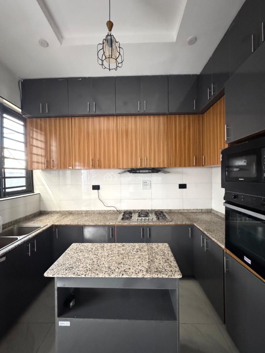 𝐌𝐀𝐈𝐍𝐓𝐀𝐈𝐍𝐄𝐃 4 𝐁𝐄𝐃𝐑𝐎𝐎𝐌 𝐓𝐄𝐑𝐑𝐀𝐂𝐄 𝐃𝐔𝐏𝐋𝐄𝐗, Ikota, Lekki, Ikota, Lekki, Lagos, Terraced Duplex for Rent