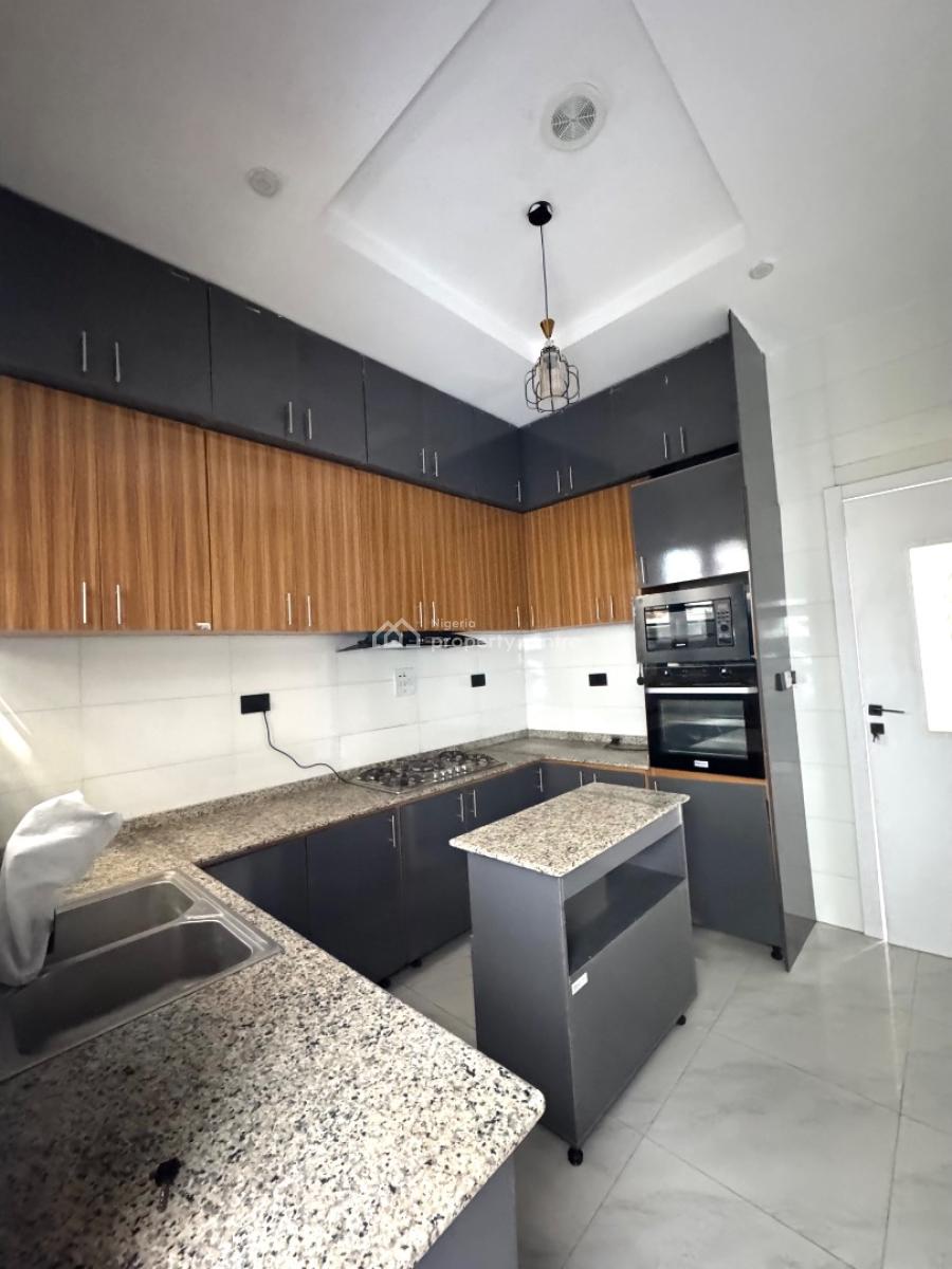 𝐌𝐀𝐈𝐍𝐓𝐀𝐈𝐍𝐄𝐃 4 𝐁𝐄𝐃𝐑𝐎𝐎𝐌 𝐓𝐄𝐑𝐑𝐀𝐂𝐄 𝐃𝐔𝐏𝐋𝐄𝐗, Ikota, Lekki, Ikota, Lekki, Lagos, Terraced Duplex for Rent