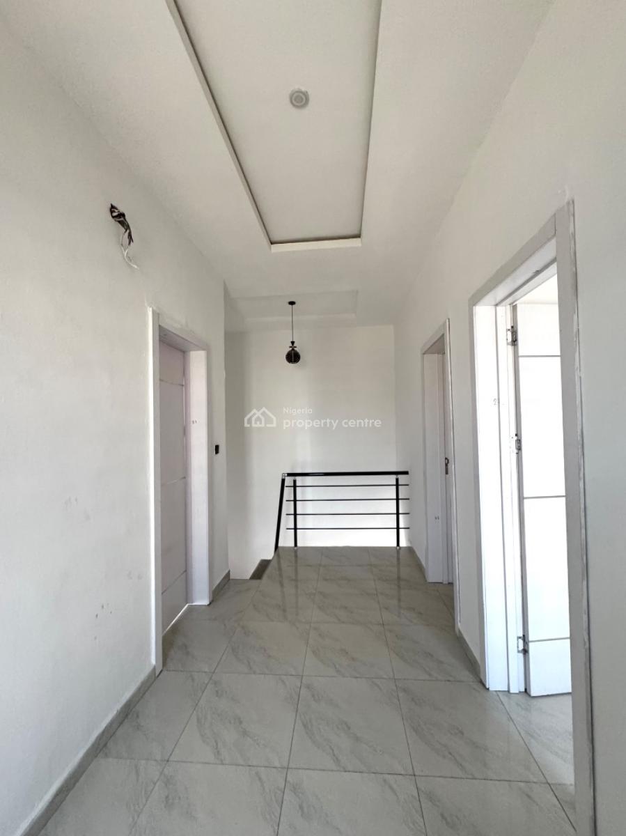 𝐌𝐀𝐈𝐍𝐓𝐀𝐈𝐍𝐄𝐃 4 𝐁𝐄𝐃𝐑𝐎𝐎𝐌 𝐓𝐄𝐑𝐑𝐀𝐂𝐄 𝐃𝐔𝐏𝐋𝐄𝐗, Ikota, Lekki, Ikota, Lekki, Lagos, Terraced Duplex for Rent