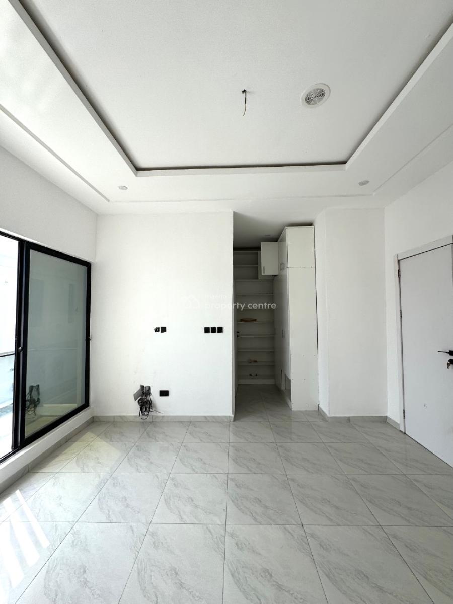 𝐌𝐀𝐈𝐍𝐓𝐀𝐈𝐍𝐄𝐃 4 𝐁𝐄𝐃𝐑𝐎𝐎𝐌 𝐓𝐄𝐑𝐑𝐀𝐂𝐄 𝐃𝐔𝐏𝐋𝐄𝐗, Ikota, Lekki, Ikota, Lekki, Lagos, Terraced Duplex for Rent
