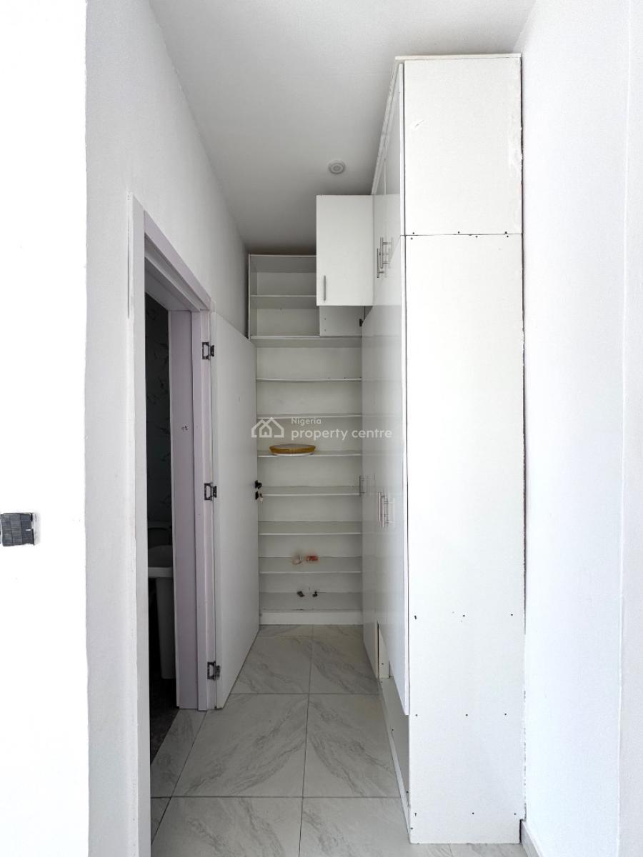 𝐌𝐀𝐈𝐍𝐓𝐀𝐈𝐍𝐄𝐃 4 𝐁𝐄𝐃𝐑𝐎𝐎𝐌 𝐓𝐄𝐑𝐑𝐀𝐂𝐄 𝐃𝐔𝐏𝐋𝐄𝐗, Ikota, Lekki, Ikota, Lekki, Lagos, Terraced Duplex for Rent