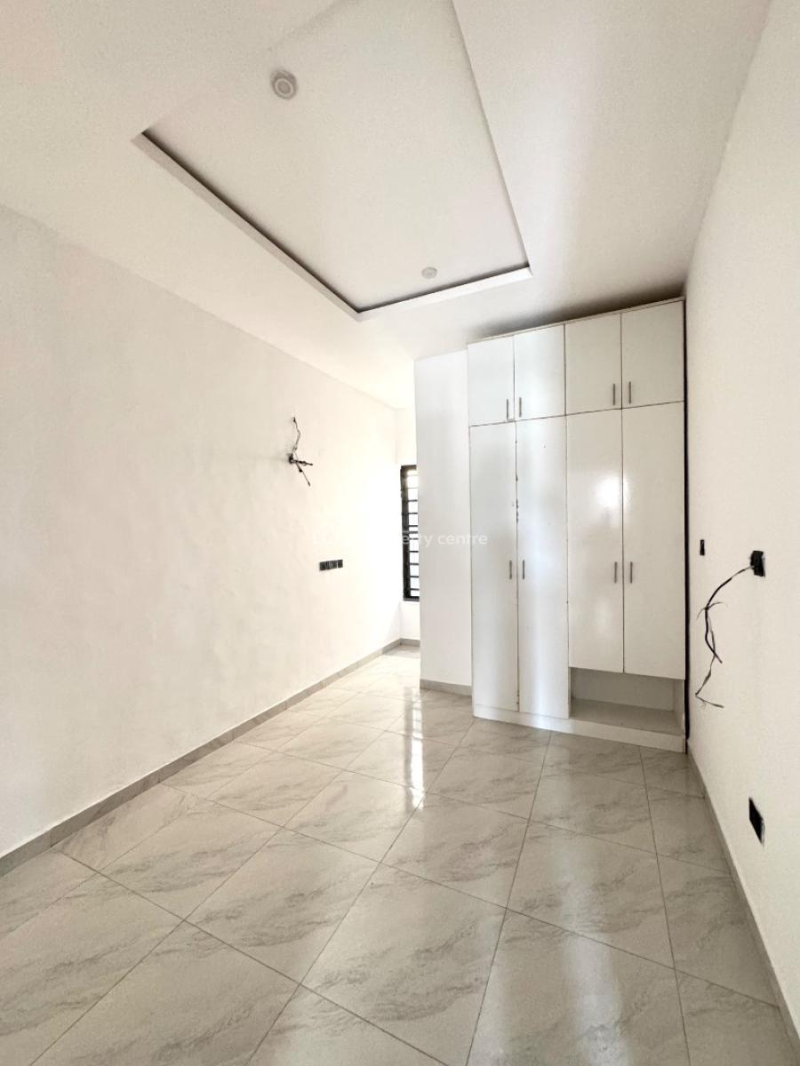 𝐌𝐀𝐈𝐍𝐓𝐀𝐈𝐍𝐄𝐃 4 𝐁𝐄𝐃𝐑𝐎𝐎𝐌 𝐓𝐄𝐑𝐑𝐀𝐂𝐄 𝐃𝐔𝐏𝐋𝐄𝐗, Ikota, Lekki, Ikota, Lekki, Lagos, Terraced Duplex for Rent