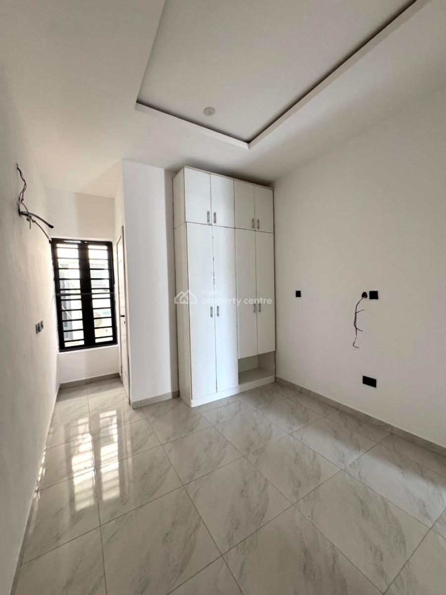𝐌𝐀𝐈𝐍𝐓𝐀𝐈𝐍𝐄𝐃 4 𝐁𝐄𝐃𝐑𝐎𝐎𝐌 𝐓𝐄𝐑𝐑𝐀𝐂𝐄 𝐃𝐔𝐏𝐋𝐄𝐗, Ikota, Lekki, Ikota, Lekki, Lagos, Terraced Duplex for Rent