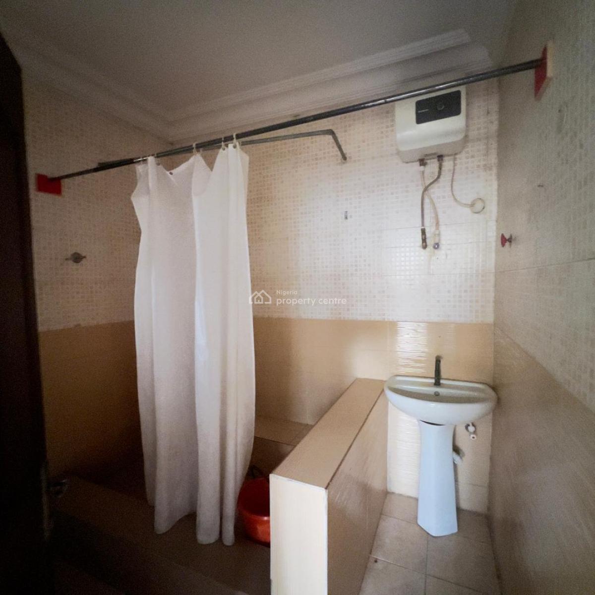 2 Bedroom Flat in Magodo Phase2 Gra, Gra Phase 2, Magodo, Lagos, Flat / Apartment for Rent