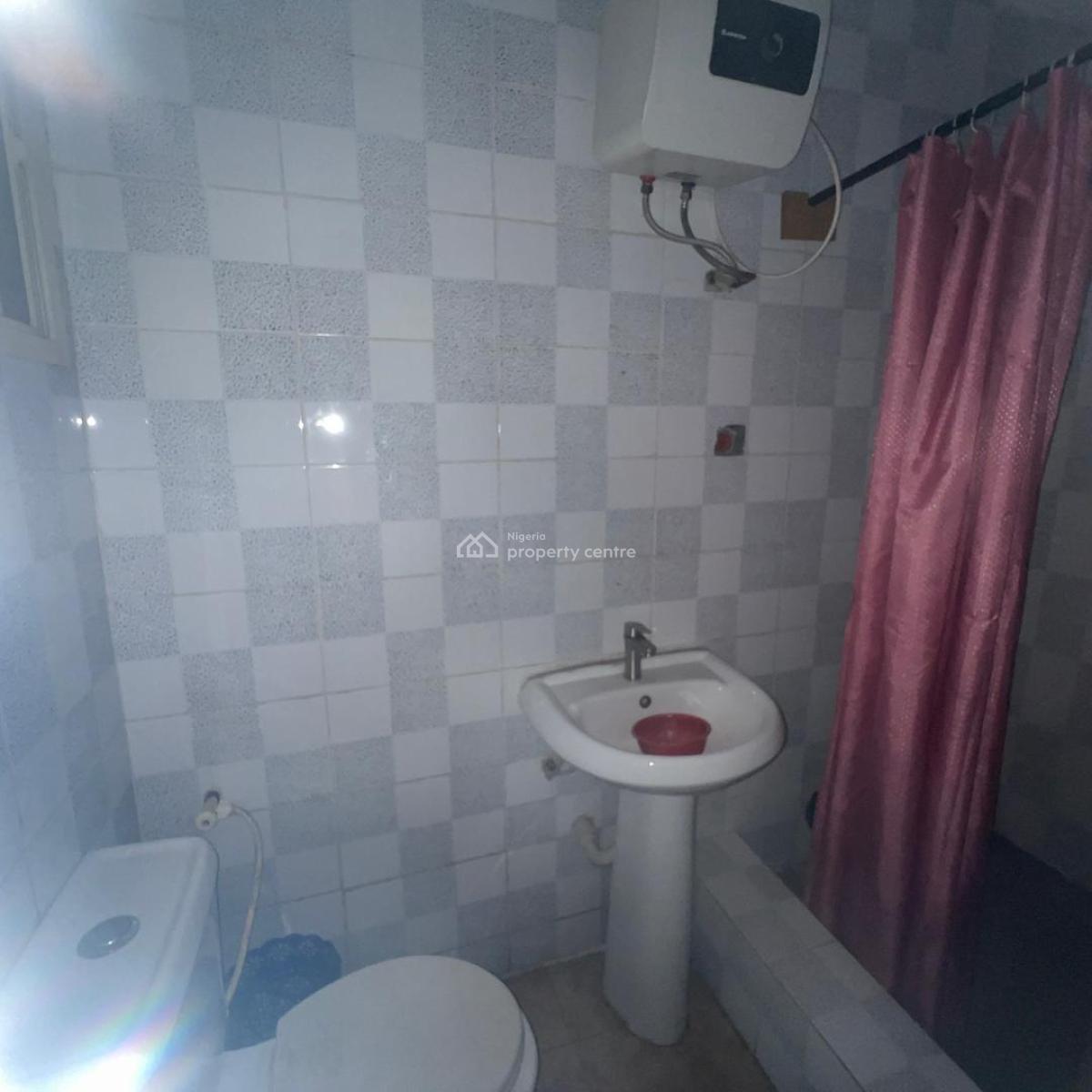 2 Bedroom Flat in Magodo Phase2 Gra, Gra Phase 2, Magodo, Lagos, Flat / Apartment for Rent