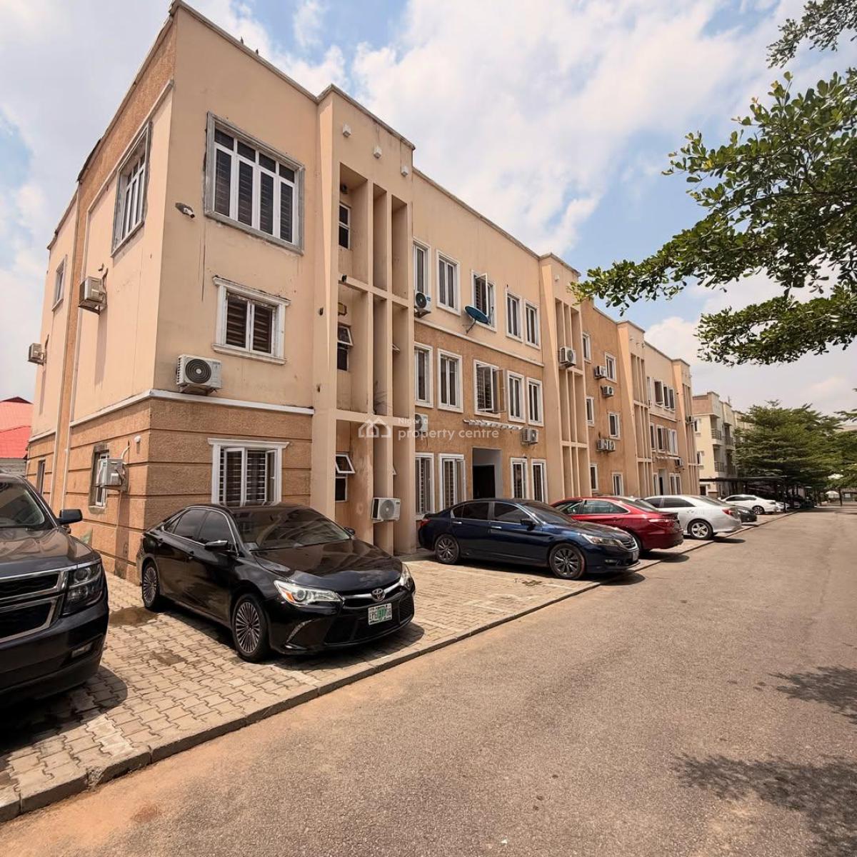 Luxury 3-bedroom Apartment  in a Very Developed Estate, Garki, Abuja, Flat / Apartment for Sale