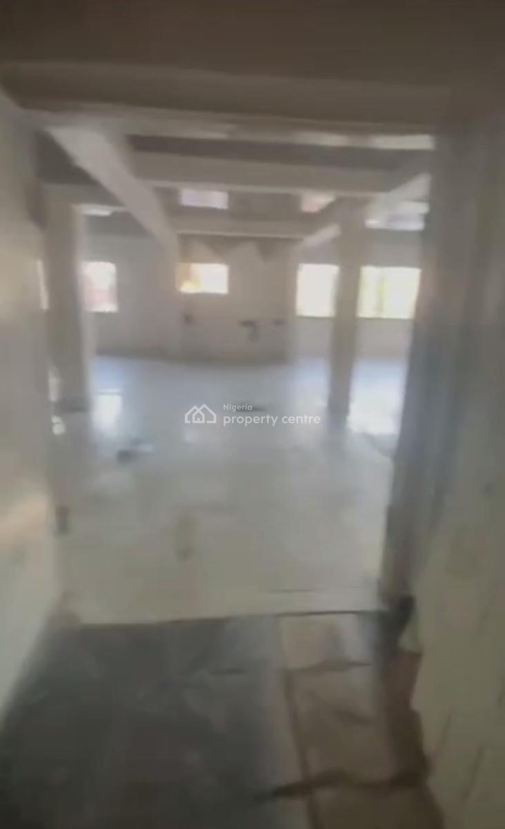 Open Commercial Space on Entire Floor of a Building, Akoka, Yaba, Lagos, Commercial Property for Rent