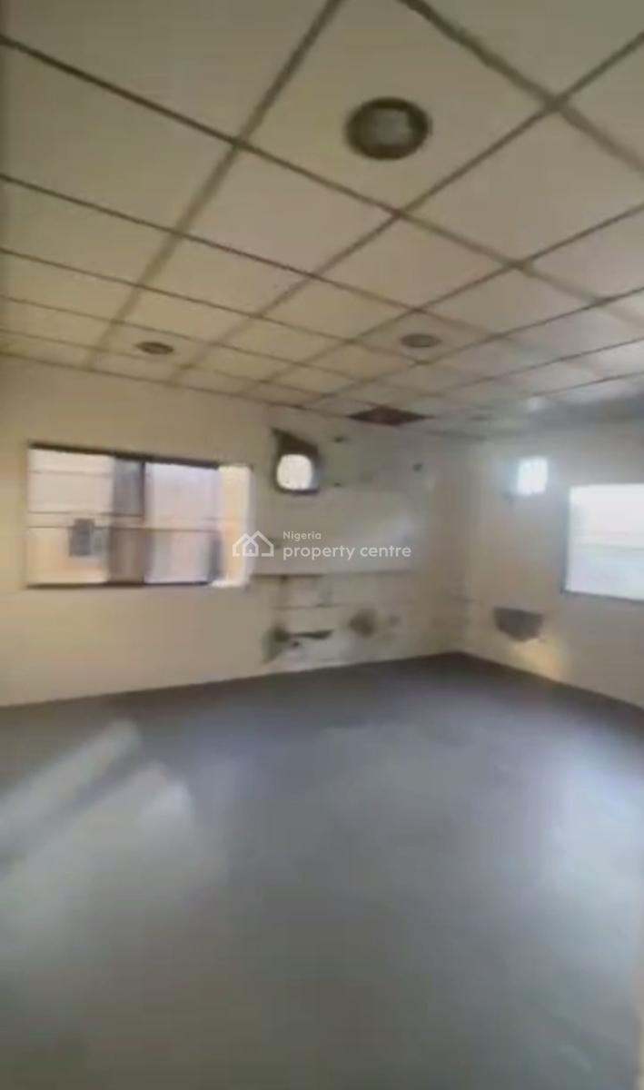 Open Commercial Space on Entire Floor of a Building, Akoka, Yaba, Lagos, Commercial Property for Rent