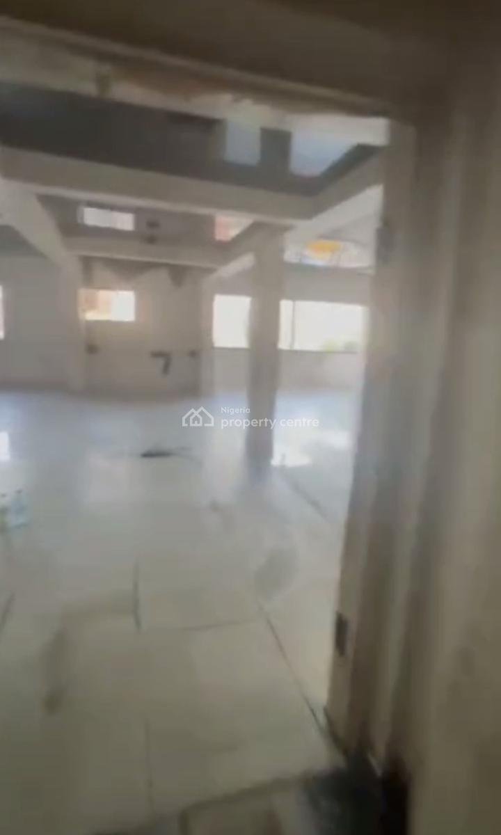 Open Commercial Space on Entire Floor of a Building, Akoka, Yaba, Lagos, Commercial Property for Rent